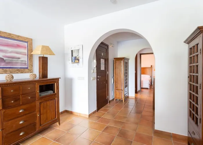 Finesse Type 1 By Interhome فيلة